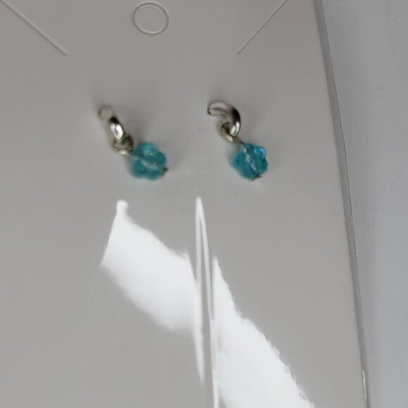 New Little Silver and Turquoise Floral Dangle Pierced Earrings - Picture 2 of 3